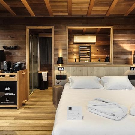 Le Domaine Des Pres Verts Suites & Chambres Avec Jacuzzi Privatif Jouey Exterior foto