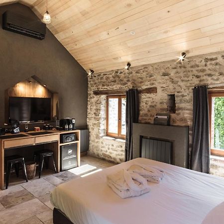 Le Domaine Des Pres Verts Suites & Chambres Avec Jacuzzi Privatif Jouey Exterior foto