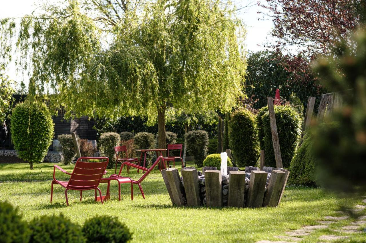 Le Domaine Des Pres Verts Suites & Chambres Avec Jacuzzi Privatif Jouey Exterior foto