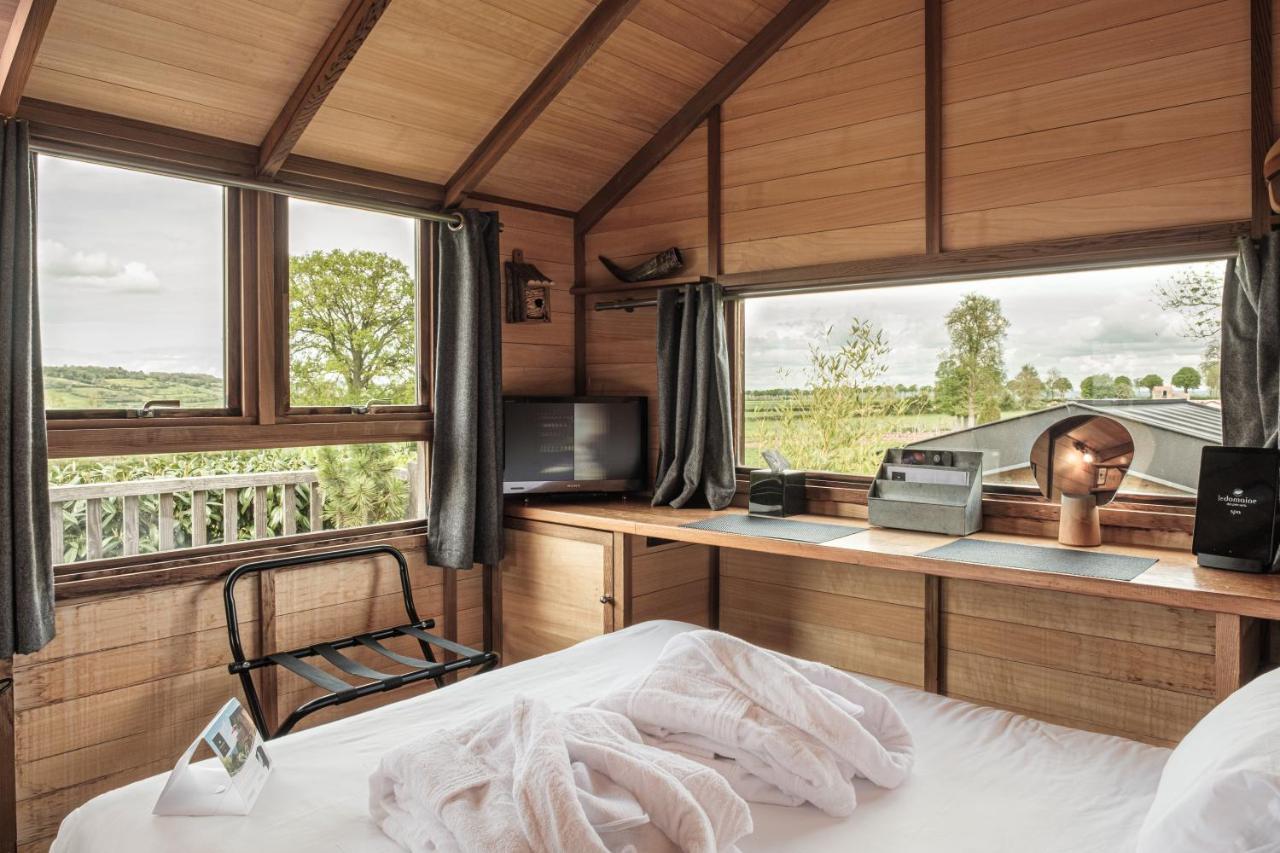 Le Domaine Des Pres Verts Suites & Chambres Avec Jacuzzi Privatif Jouey Cameră foto
