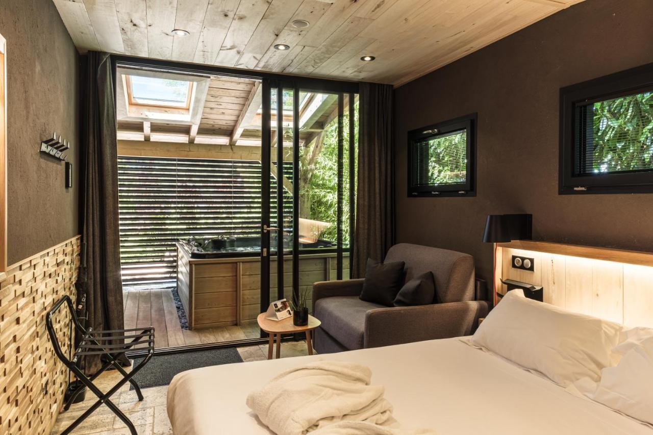 Le Domaine Des Pres Verts Suites & Chambres Avec Jacuzzi Privatif Jouey Exterior foto
