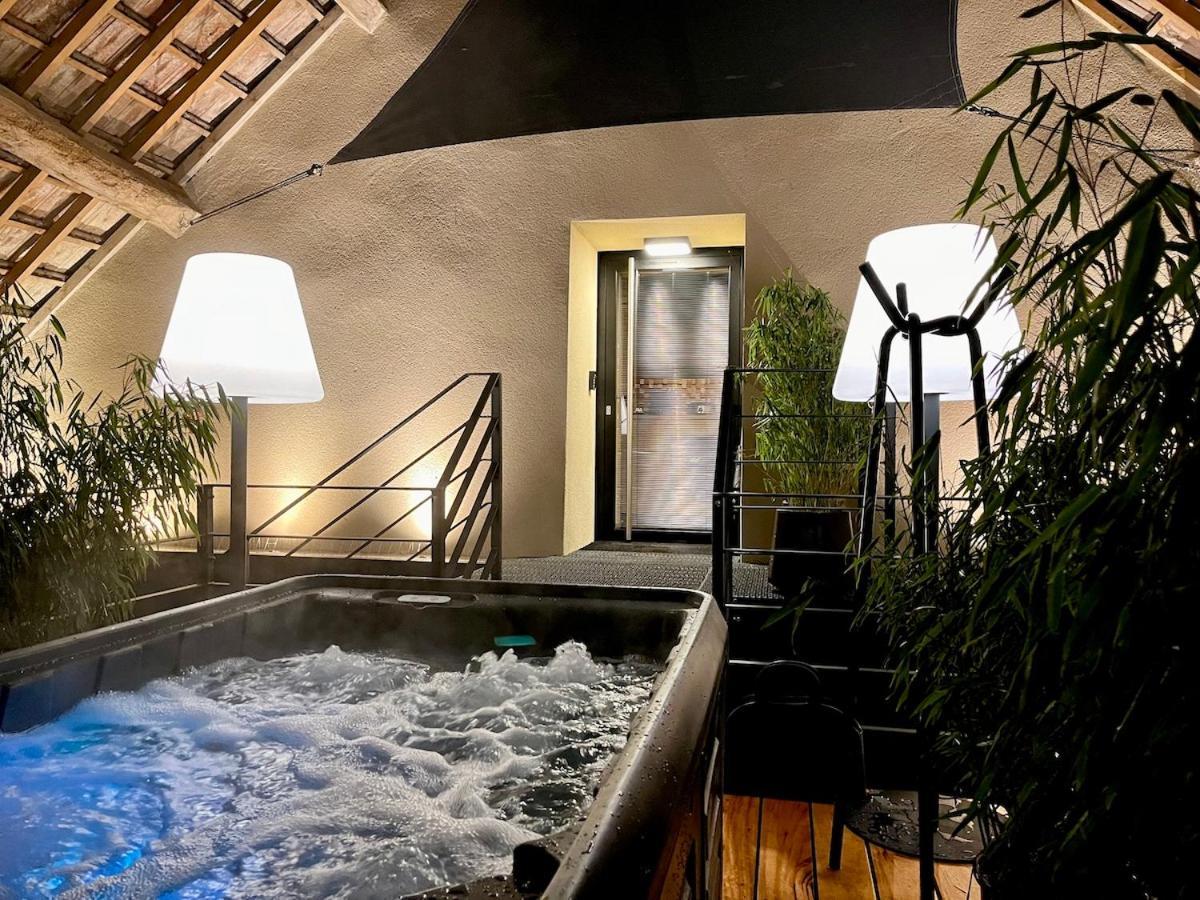 Le Domaine Des Pres Verts Suites & Chambres Avec Jacuzzi Privatif Jouey Exterior foto